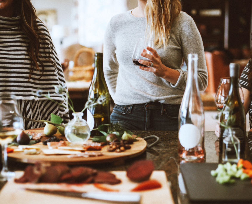 Soirée femmes vin blanc et rouge